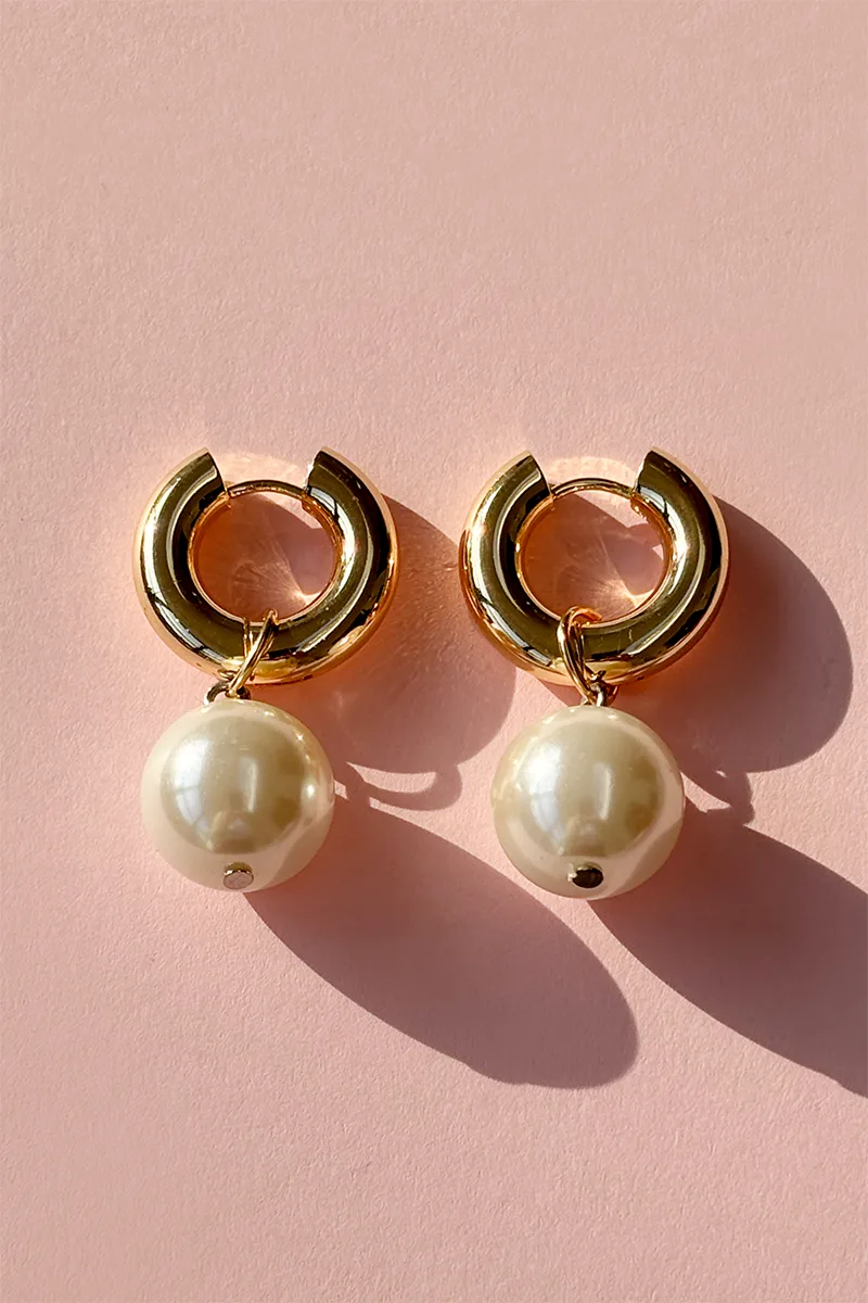 Pl X Ri - Faux Pearl Hoops — Gold hoop earrings product view 3