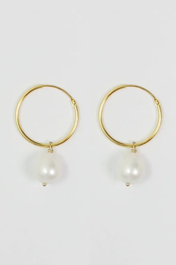 Maddie — Gold hoop earrings product view 1