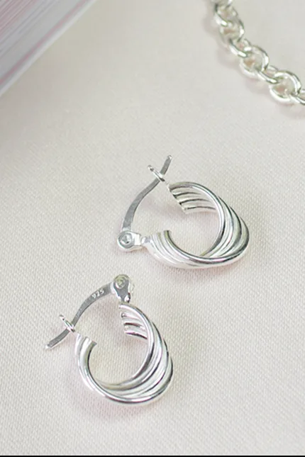 Adina — Gold hoop earrings product view 4