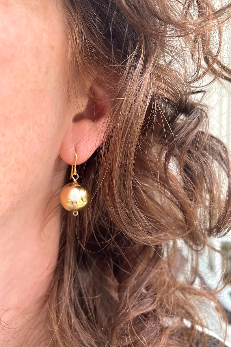 Chester — Gold earrings product view 2