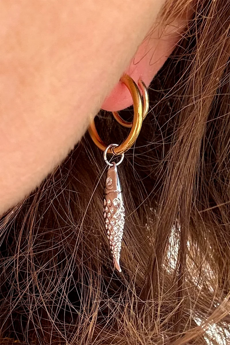 Fissh - Mixed Metal — Gold hoop earrings product view 4